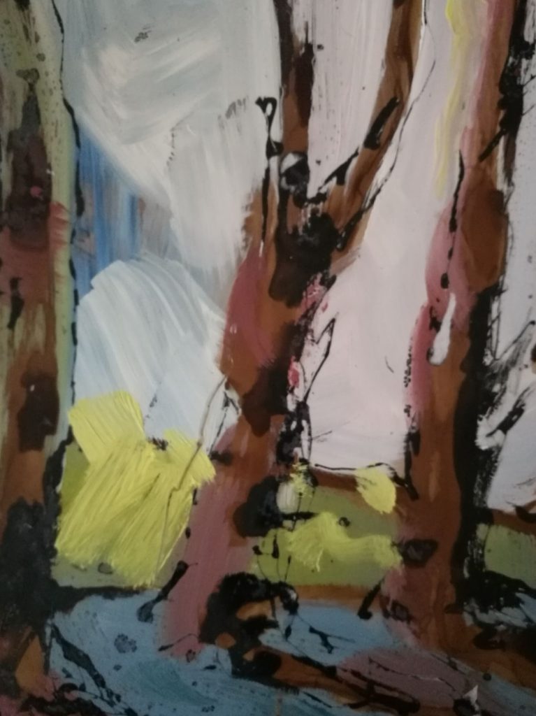 troncs d'arbres peints par Albane Paillard-Brunet, artiste peintre plasticienne grenobloise